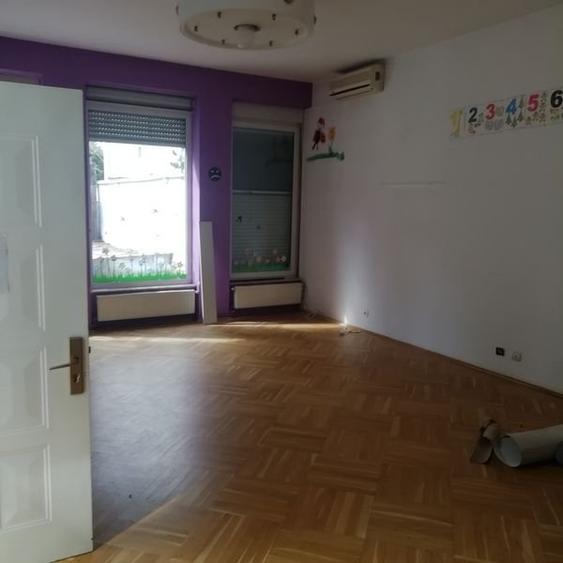 Casă cu 10 camere cu Canalizare în Băneasa