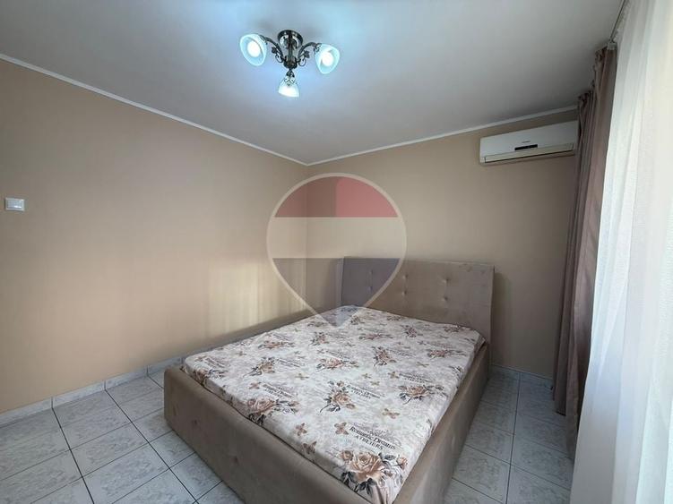 Apartament cu 3 camere decomandat, mobilat în Nerva Traian