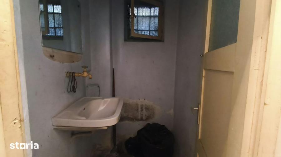 Casă cu 2 camere cu Teren 1855 Mp în Cârjiți