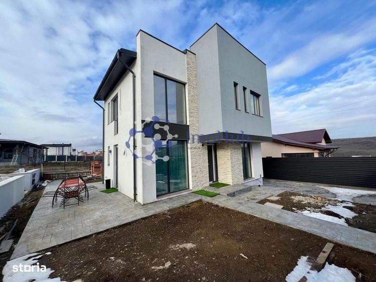Casă cu 4 camere în Valea Lupului
