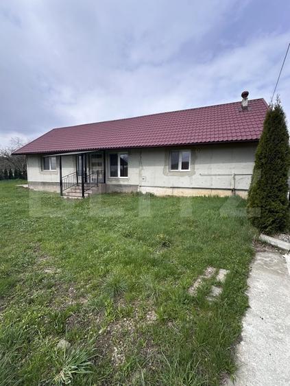 Casă individuală cu 3 camere cu Canalizare în Central