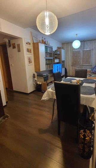 Apartament cu 3 camere decomandat în Crihala