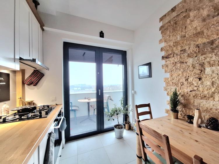 Apartament cu 3 camere decomandat în Băneasa