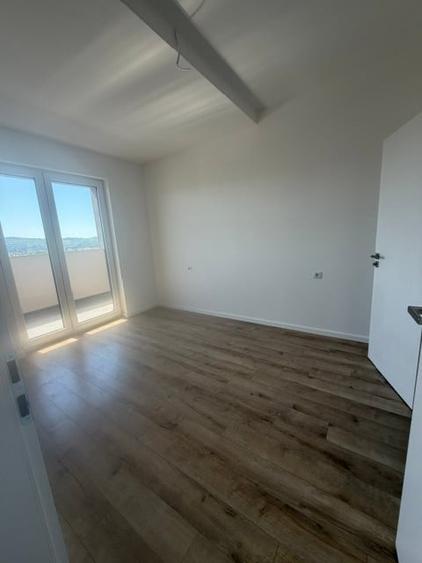 Apartament cu 3 camere decomandat în Decebal