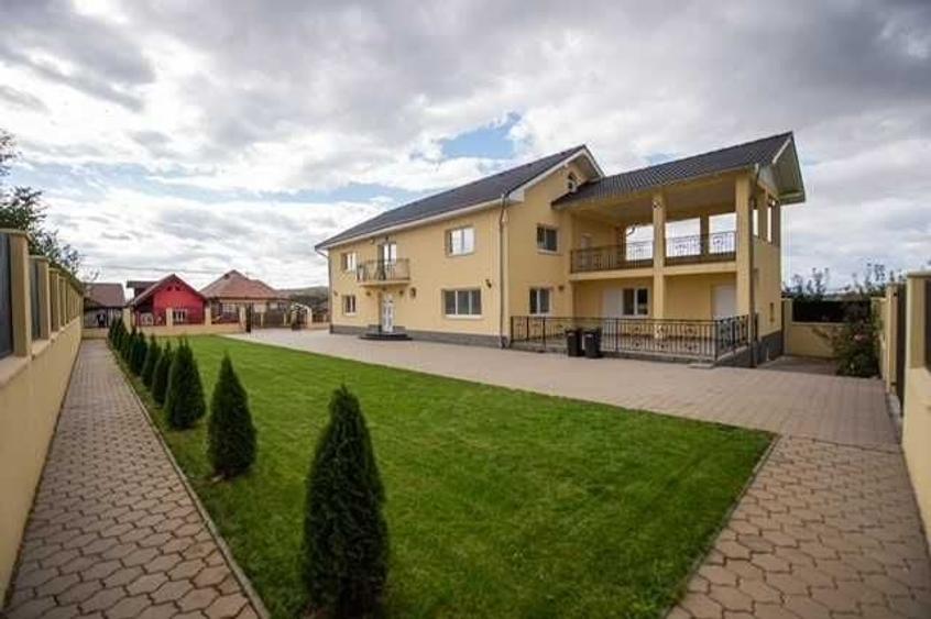 Casă cu 4 camere cu Teren 1400 Mp în Central