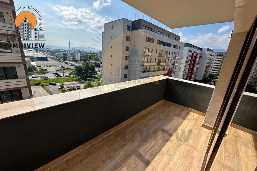 Apartament cu 4 camere decomandat în Tractorul