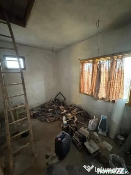 Casă cu 3 camere cu Teren 2500 Mp în Șindrești