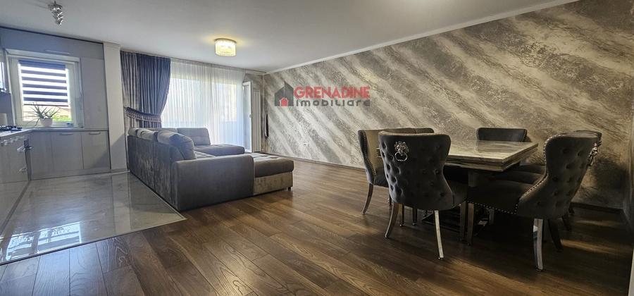 Apartament cu 3 camere decomandat în Tractorul