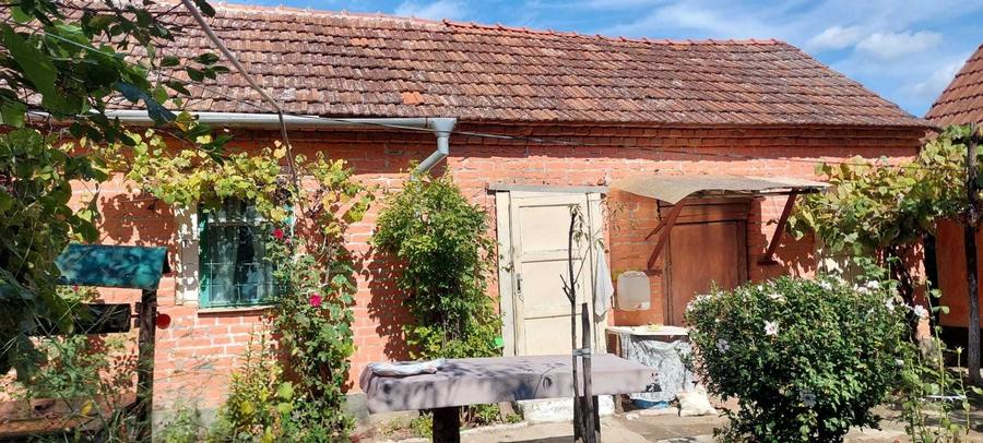 Casă cu 2 camere în Bata