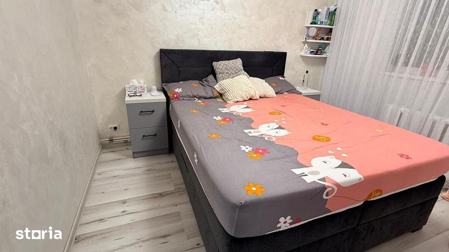 Apartament cu 4 camere decomandat în Central