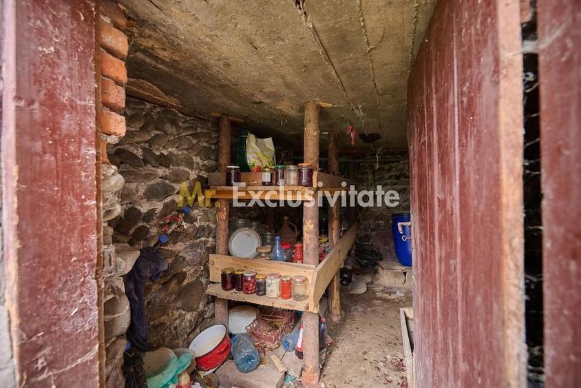 Casă cu 2 camere cu Teren 831 Mp în Central