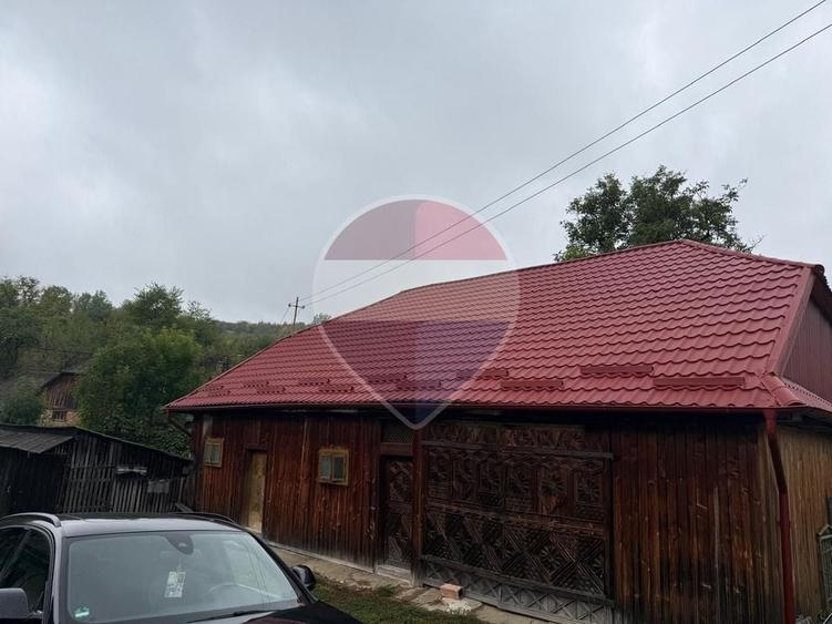 Casă individuală cu 4 camere cu Teren 7700 Mp în Brebeni