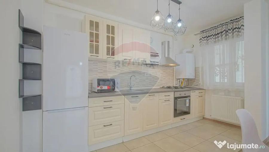 Apartament cu 2 camere decomandat în Central