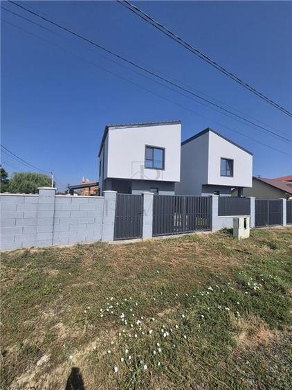 Duplex cu 3 camere cu Teren 350 Mp în Moșnița Nouă