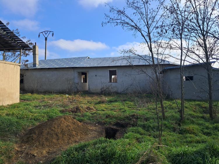 Casă individuală cu 4 camere cu Teren 1634 Mp în Vasile Alecsandri