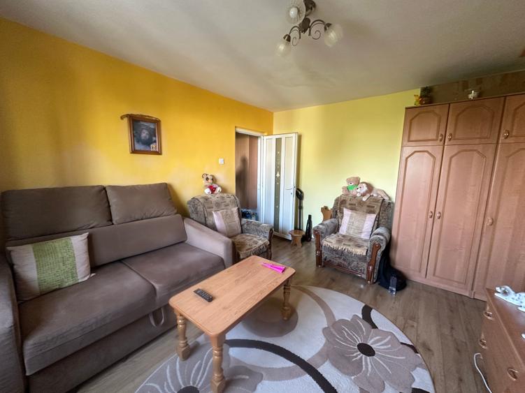 Apartament cu 2 camere semidecomandat în Rahova