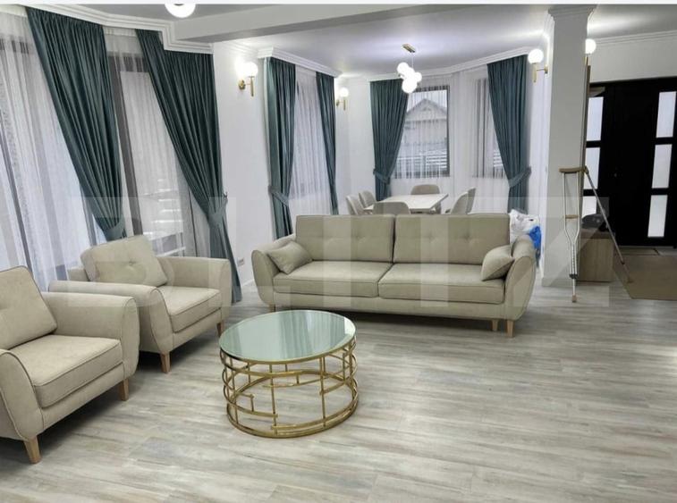 Casă individuală cu 6 camere cu Canalizare în Central