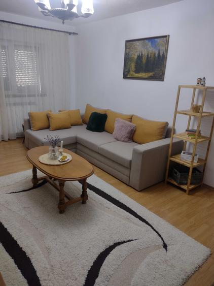 Apartament cu 3 camere decomandat în Micălaca