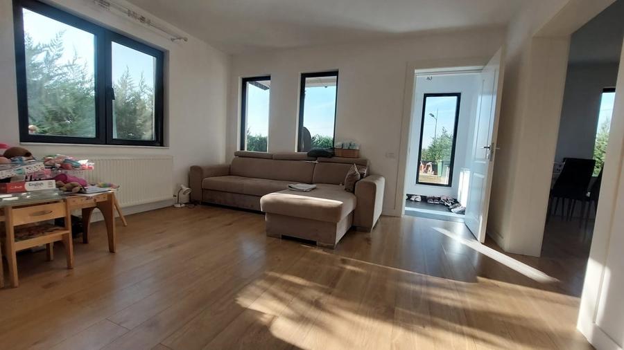 Casă cu 3 camere cu Teren 821 Mp în Măgurele