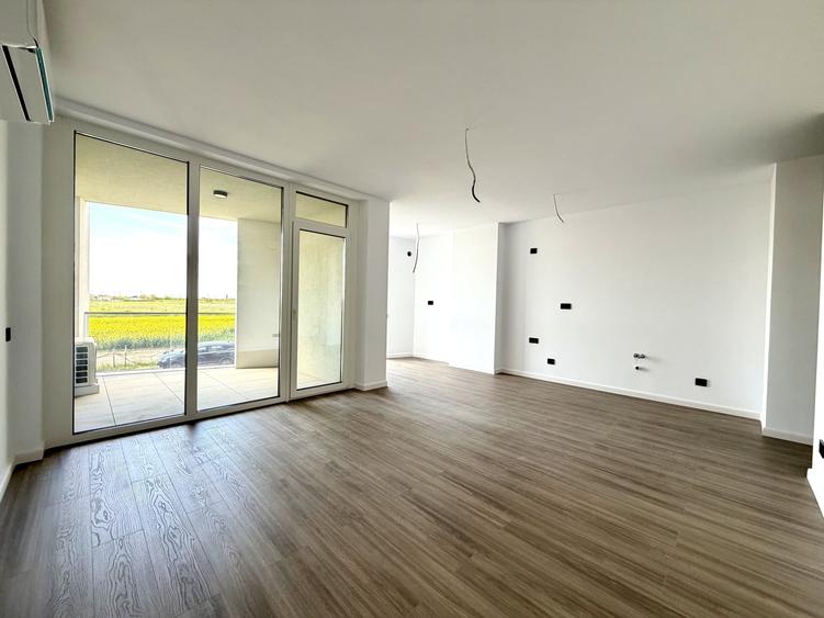 Apartament cu 3 camere semidecomandat în Torontalului