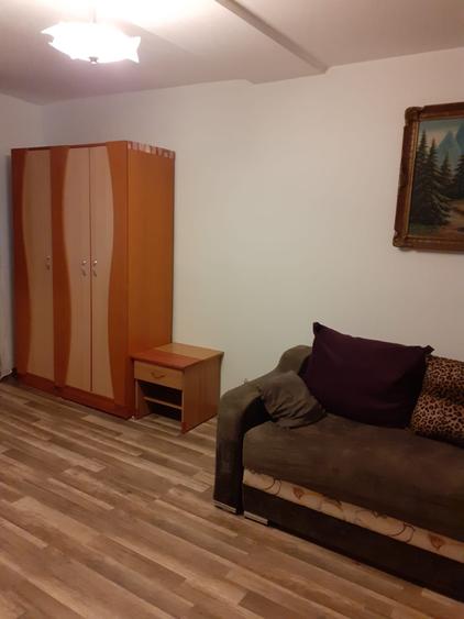 Garsonieră decomandată în Mioriței