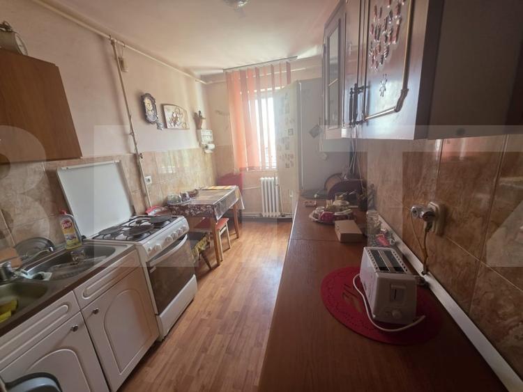 Apartament cu 2 camere decomandate. - 2