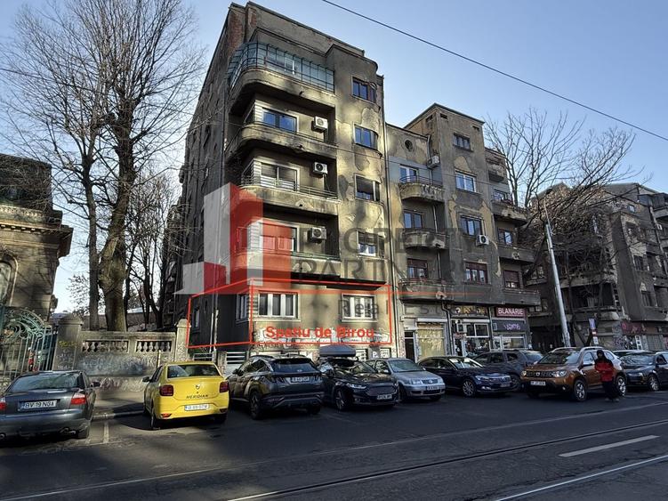 Birou, de 83 mp, în Universitate