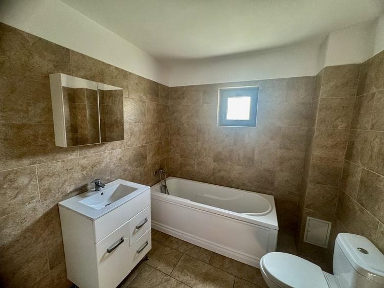 Casă cu 3 camere în Golești