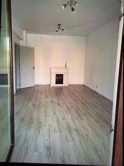 Apartament de inchiriat-exclusiv pentru firme - 1