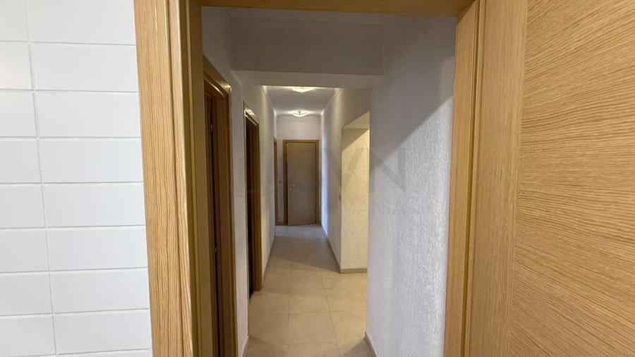 Apartament cu 4 camere decomandat, mobilat în Lacul Tei