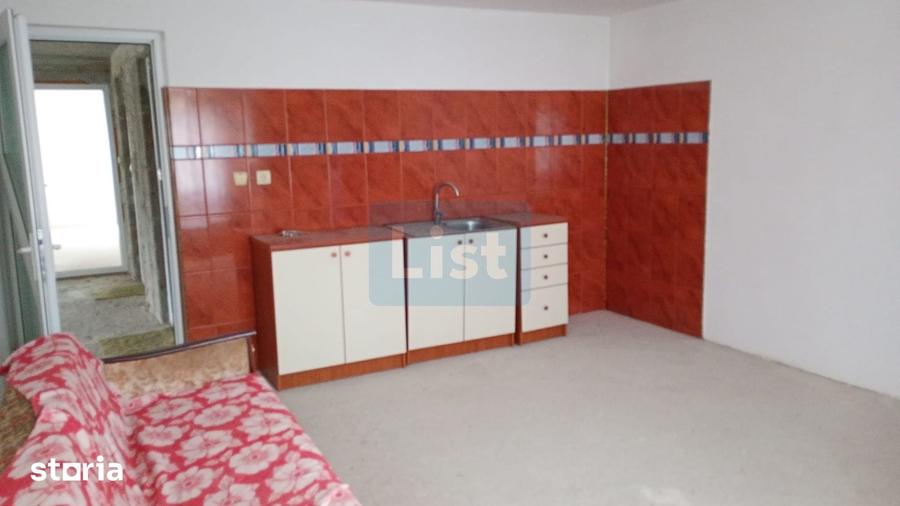 Casă cu 4 camere decomandat cu Teren 500 Mp în Șendreni