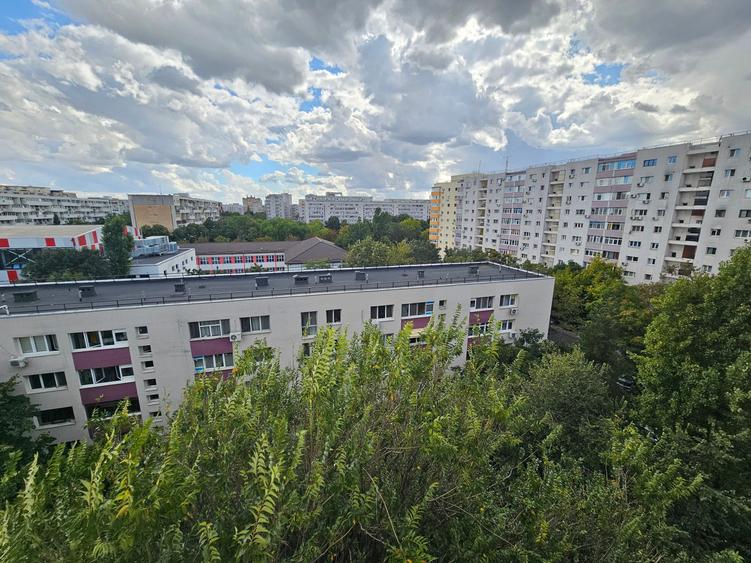 Apartament cu 2 camere decomandat în Câmpia Libertății