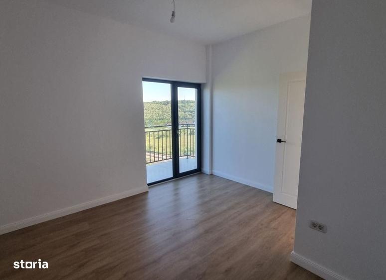 Casă cu 4 camere în Valea Adâncă