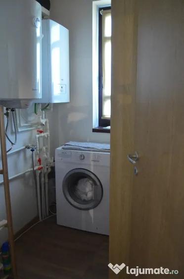 Casă cu 5 camere cu Teren 3420 Mp în Valea Călugărească