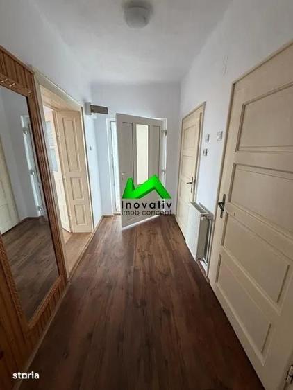 Casă cu 3 camere decomandat în Trei Stejari
