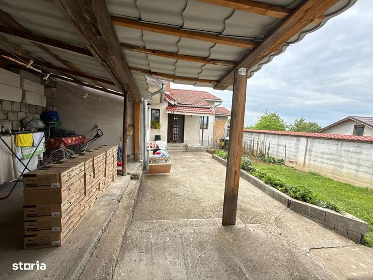 Casă cu 4 camere în Santăul Mic