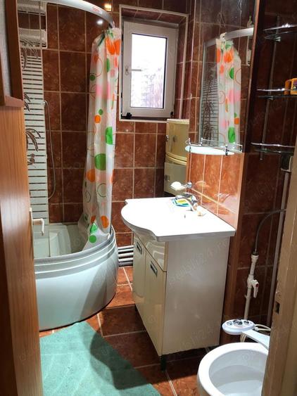 Apartament cu 2 camere decomandat în Petros