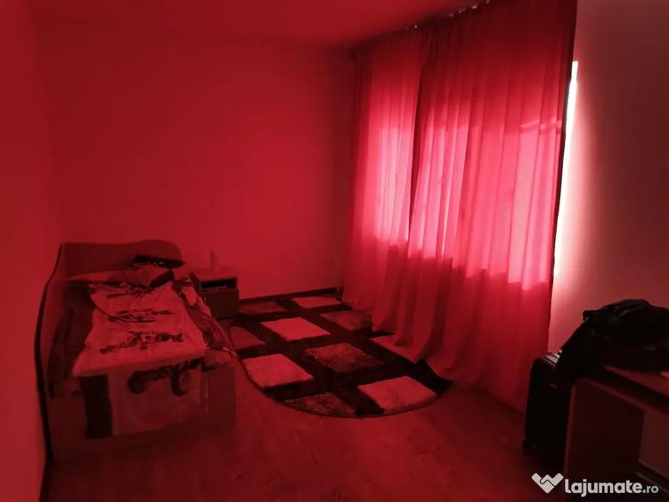 Apartament cu 3 camere decomandat în Șimian