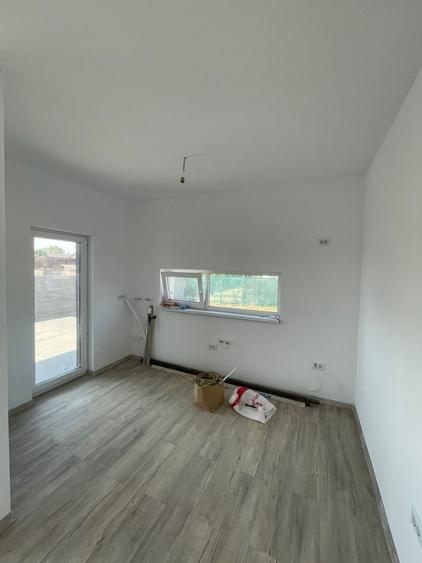 Casă individuală cu 3 camere cu Canalizare în Bucovăț (Remetea Mare)