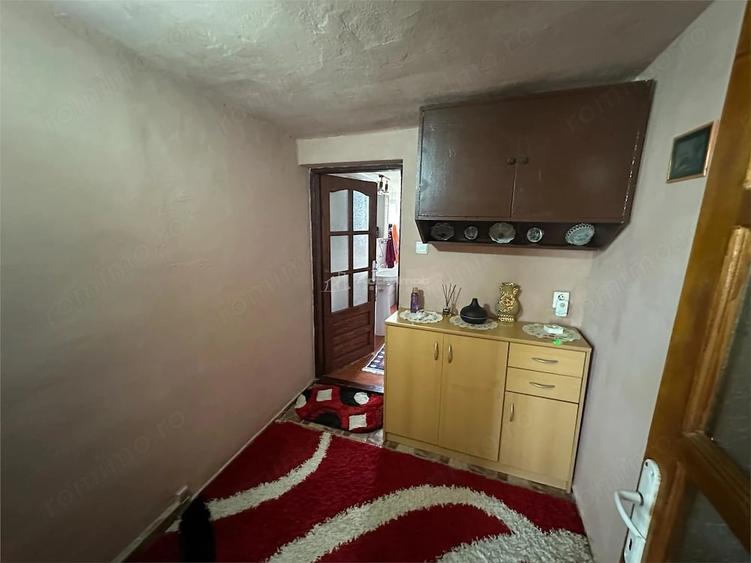 Casă cu 5 camere cu Teren 1500 Mp în Doclin