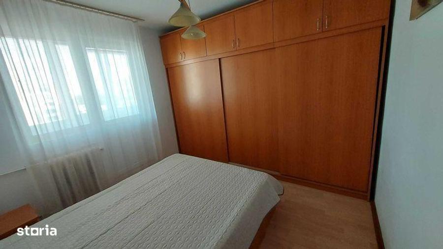 Apartament cu 3 camere semidecomandat, mobilat în Dristor