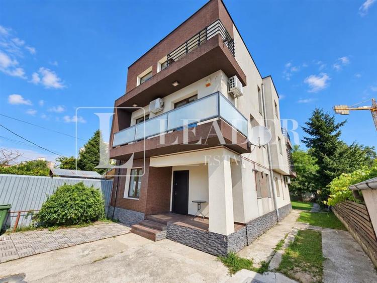 Casă individuală cu 5 camere cu Teren 375 Mp în Aviației
