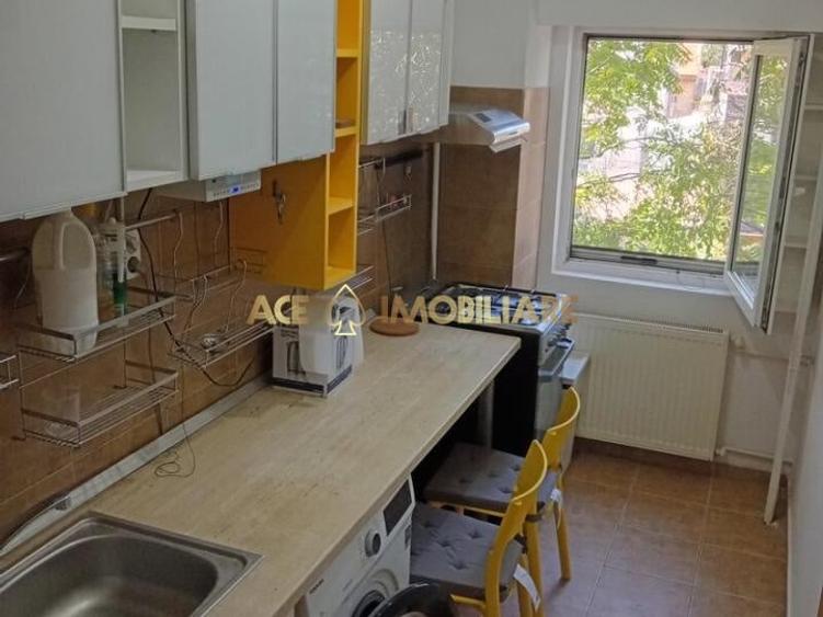 Garsonieră decomandată, mobilată în Vitan