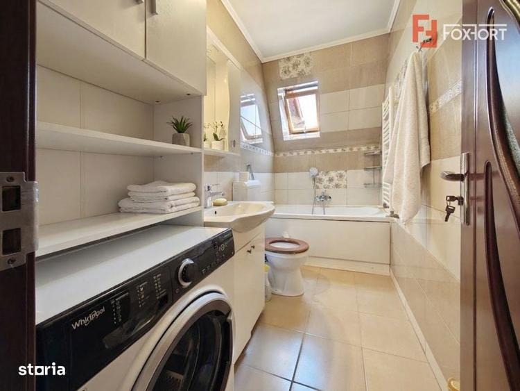 Apartament cu 3 camere semidecomandat în Girocului