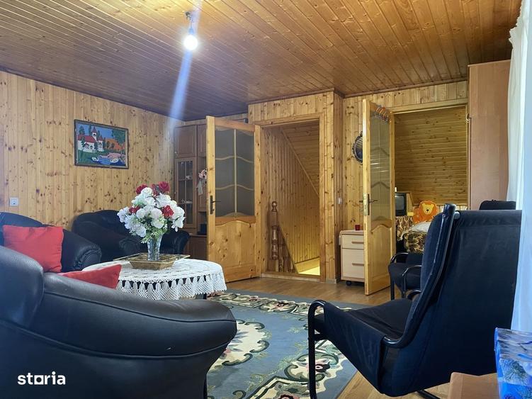Casă cu 4 camere decomandat cu Teren 596 Mp în Central