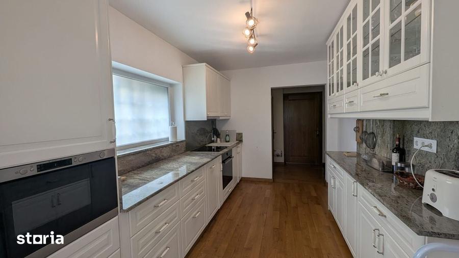 Apartament cu 3 camere în Ultracentral