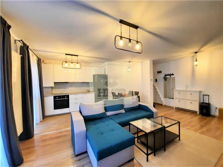 Apartament cu 3 camere decomandat, mobilat în Central