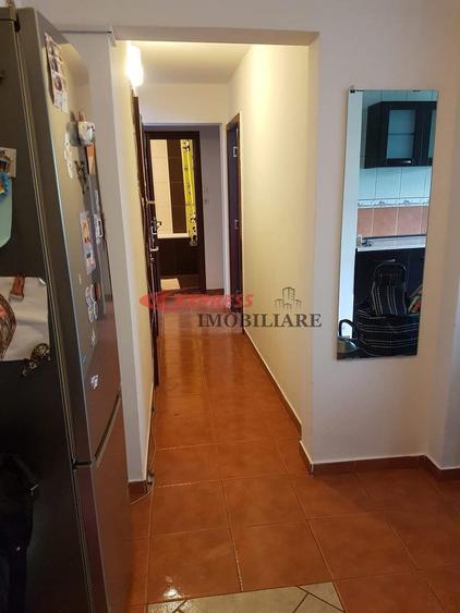 Apartament cu 3 camere decomandat în Dristor