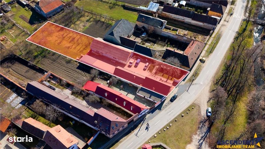Casă cu 6 camere decomandat cu Canalizare în Hălchiu