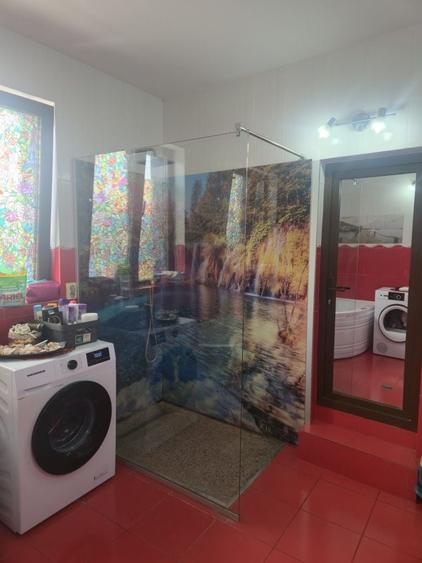 Casă cu 4 camere în Răzvani